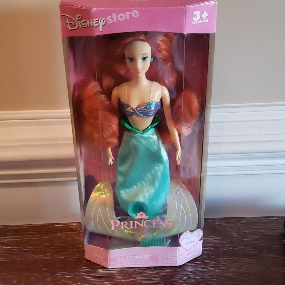 💖2XHP💖Vintage! Brand New! Disney Store Princess Ariel doll!